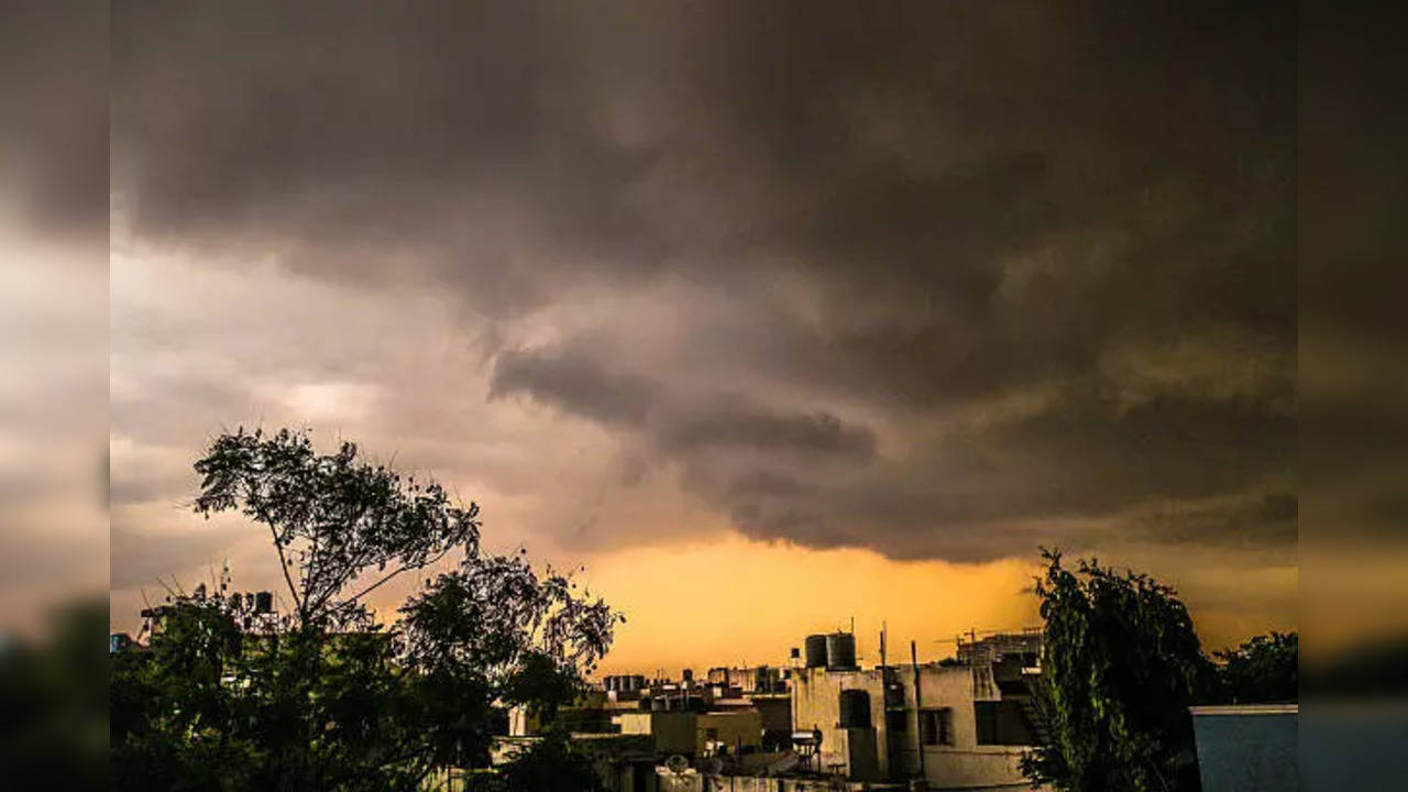 istockphoto-bangalore rain clouds