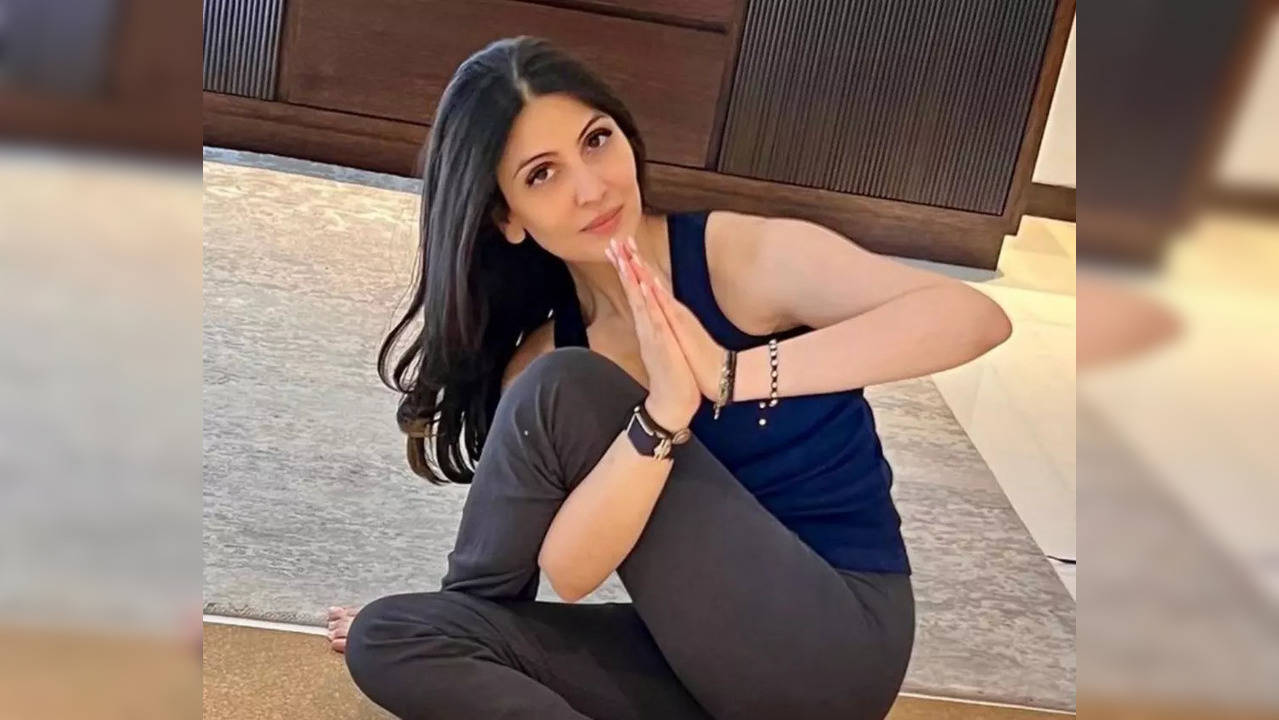 Riddhima Kapoor Sahni is another known yoga enthusiast in Bollywood along with actress like Kareena Kapoor Khan, Alia Bhatt and Shilpa Shetty. (Photo credit: Riddhima Kapoor Sahni/Instagram)
