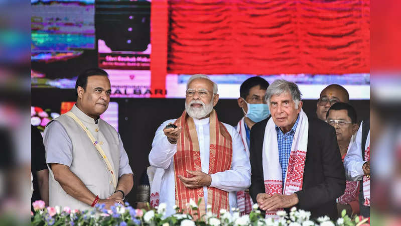 PM Modi with industrialist Ratan Naval Tata