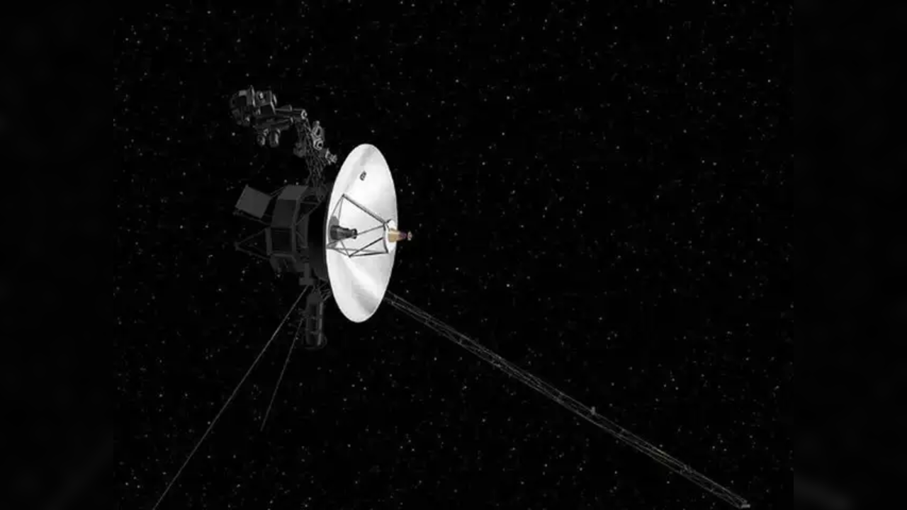 «Вояджер-1» НАСА, похоже, отправляет странные данные из-за пределов нашей Солнечной системы.