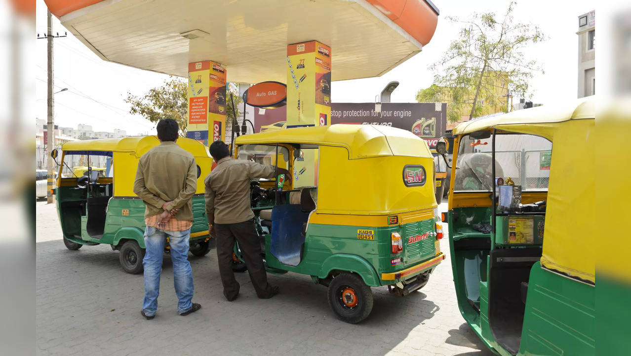 CNG prices hiked second time in 6 days