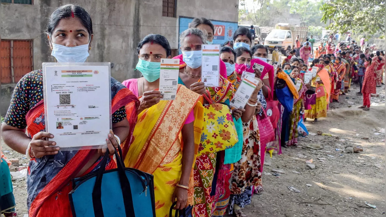 Know everything about Aadhaar enrolment and update at a post office centre!