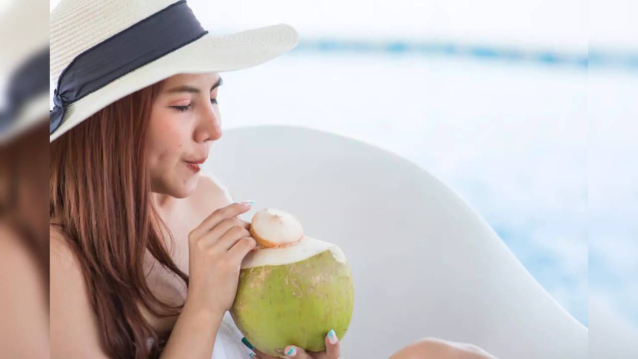 During the warm months of the year, coconut water can help replenish the loss of electrolytes in the body while nourishing it with potassium and calcium as well. ​​