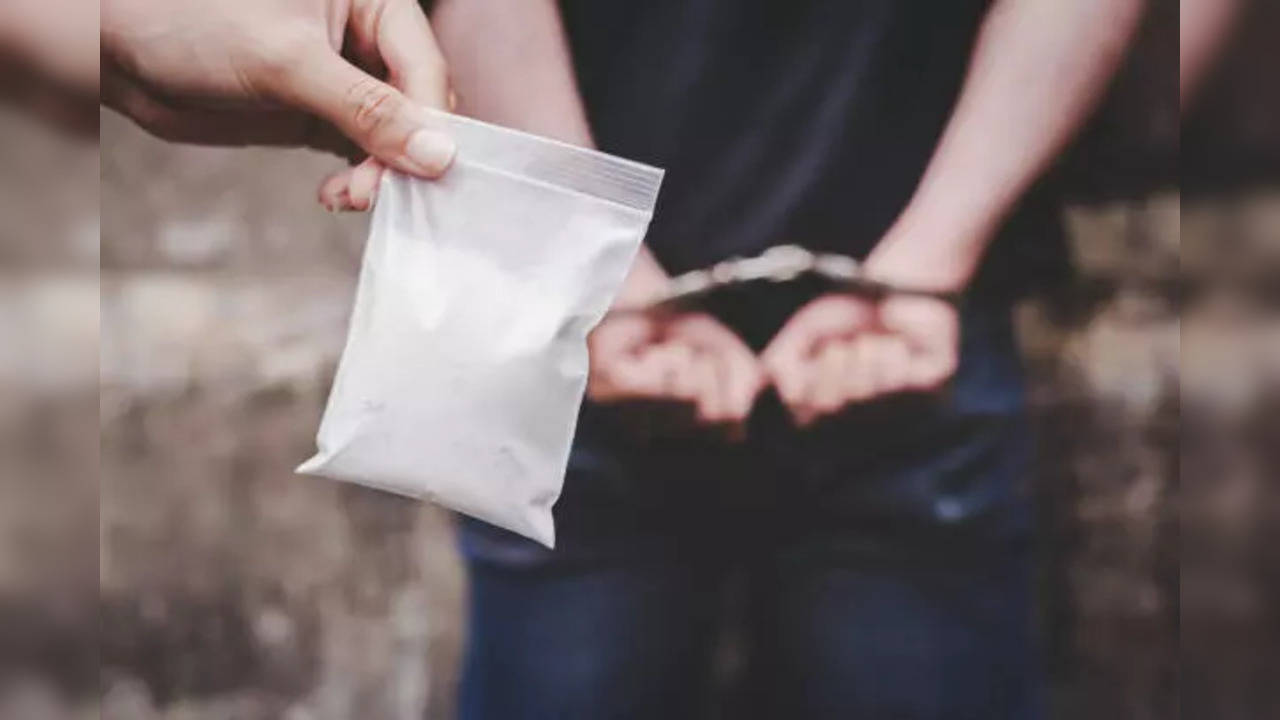 istockphoto-drug smuggling