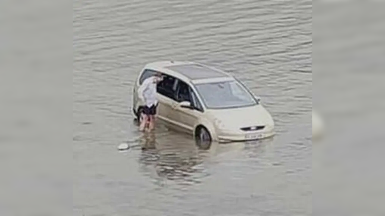 Poor parking turns car turns into 'submarine '