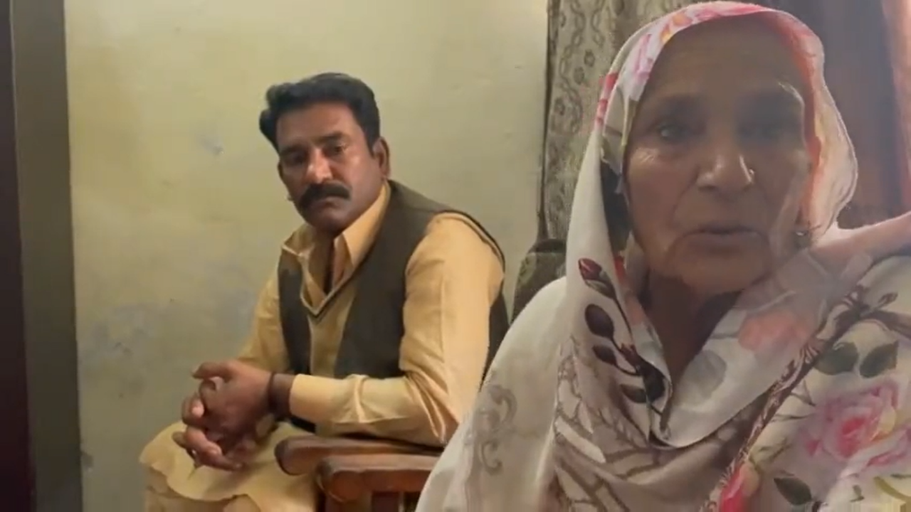 Pakistani woman is searching for brother who was separated during partition and adopted by a Delhi family