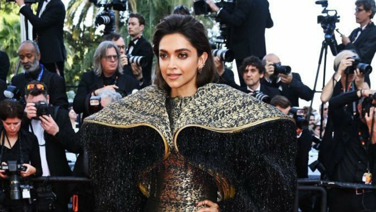 Deepika Padukone's Basic Black Bag Costs Rs 2.5 Lakh That She