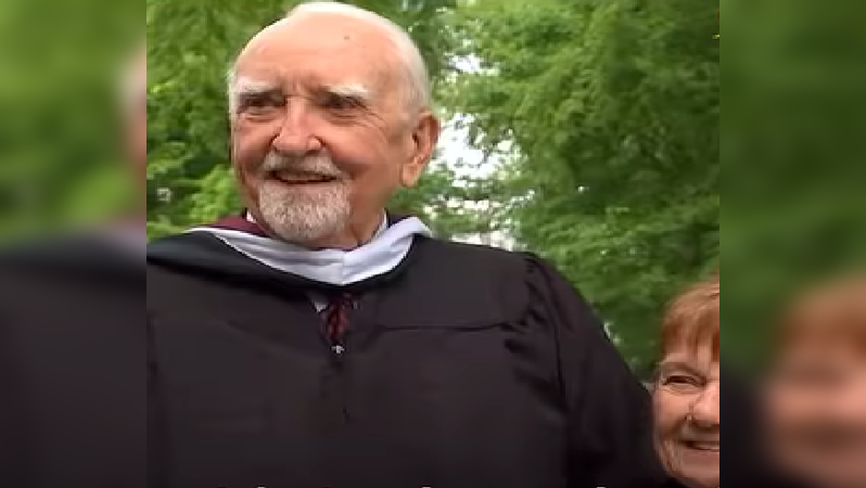 Man finishes college at age 88