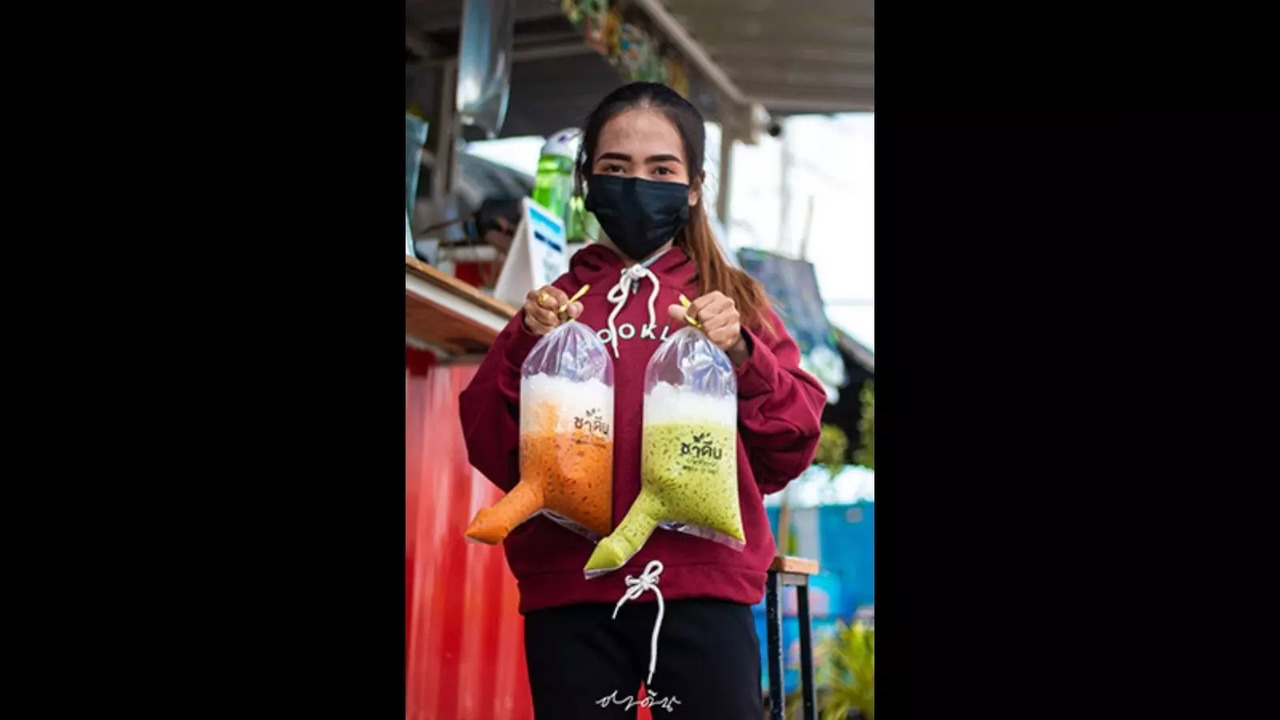 'Penis drinks' served in phallic plastic bags by a Thai cafe | Image courtesy: Facebook