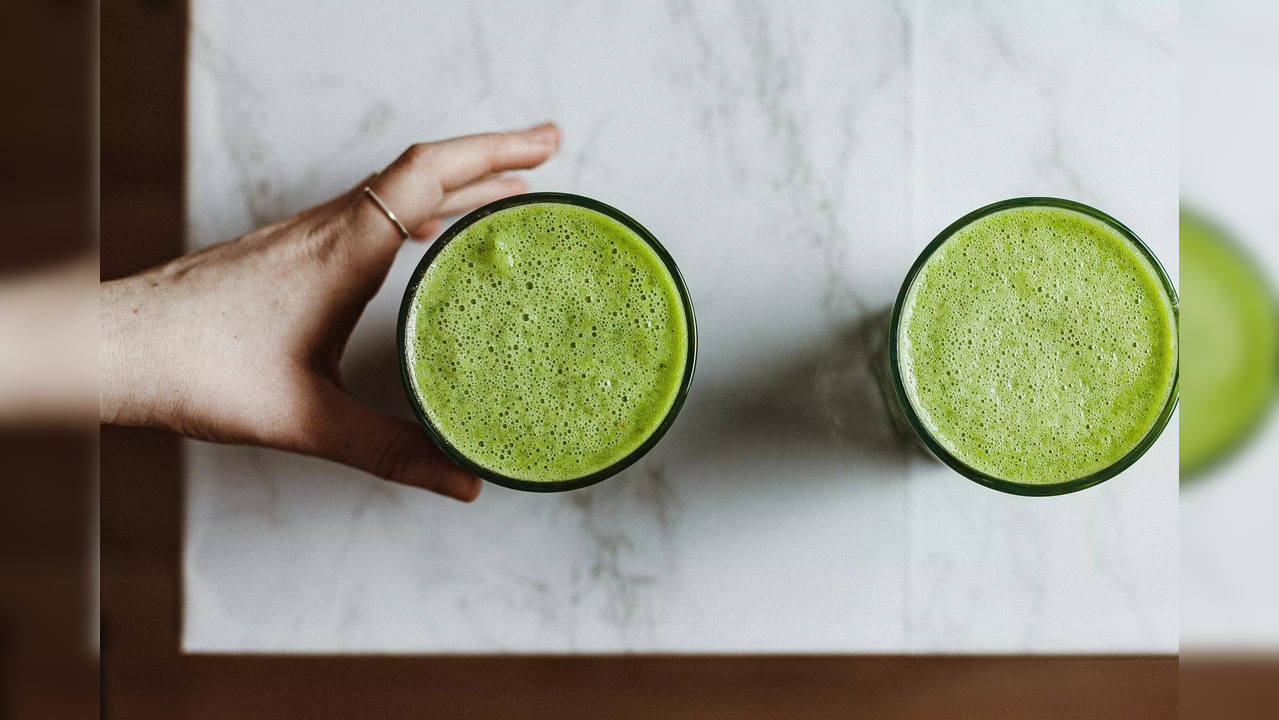 Courteney Cox swears by THIS green vegetable juice - Know the benefits