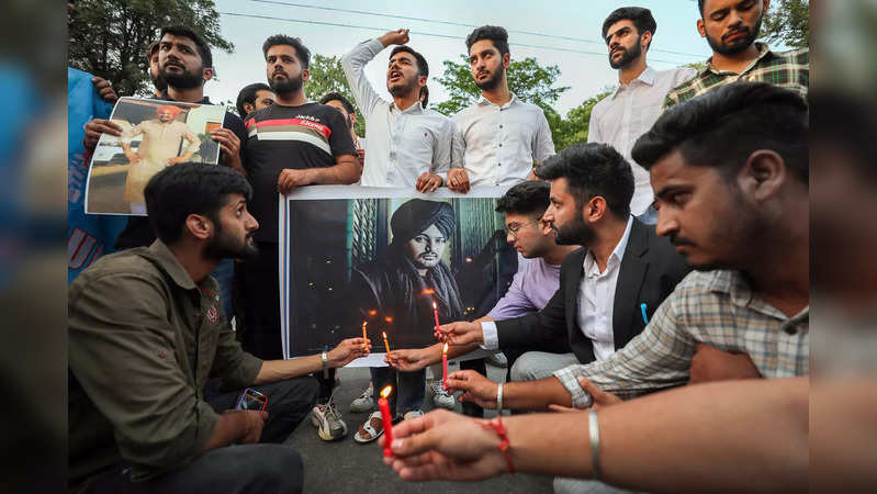 Jammu: NSUI students pay tribute to Punjabi singer Shubhdeep Singh aka 'Sidhu Mo...