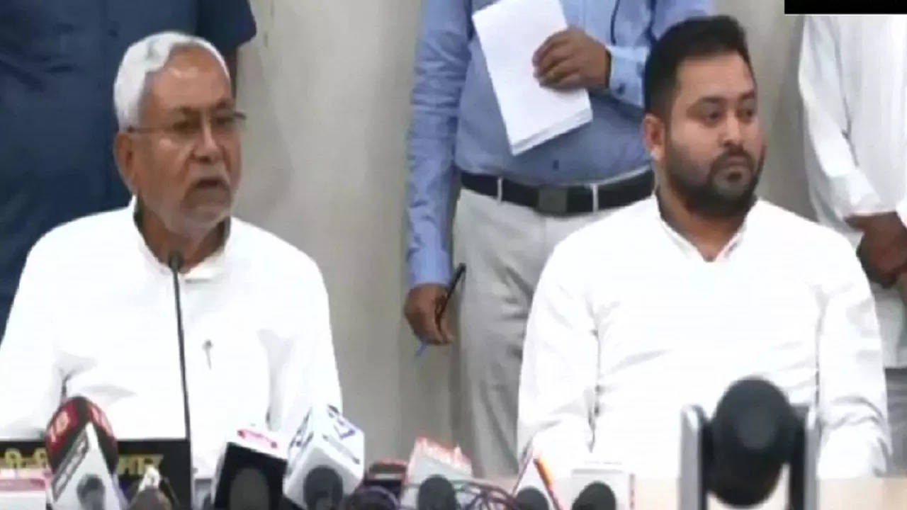 ​Bihar Chief Minister Nitish Kumar​ with Leader of Opposition Tejashwi Yadav