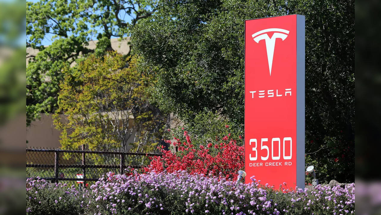 Elon Musk ends work from home for Tesla employees