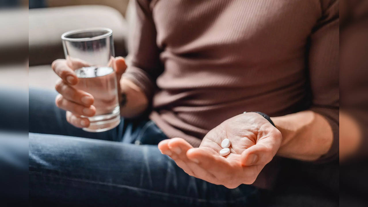 According to a new study, common painkillers can have unexpected and unexplained impacts on numerous conditions, including heart disease and cancer, even at equal doses.