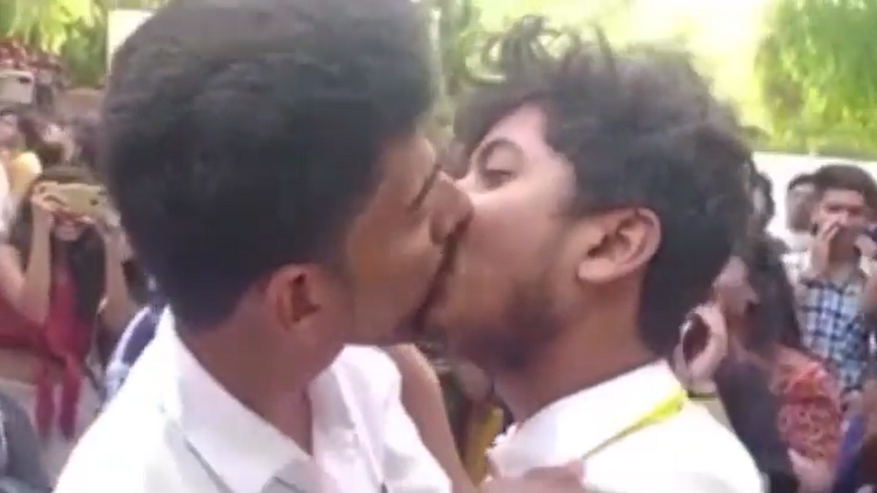 WATCH] Lesbian, gay couples come out in the open to celebrate Pride Parade  in Delhi University | Times Now