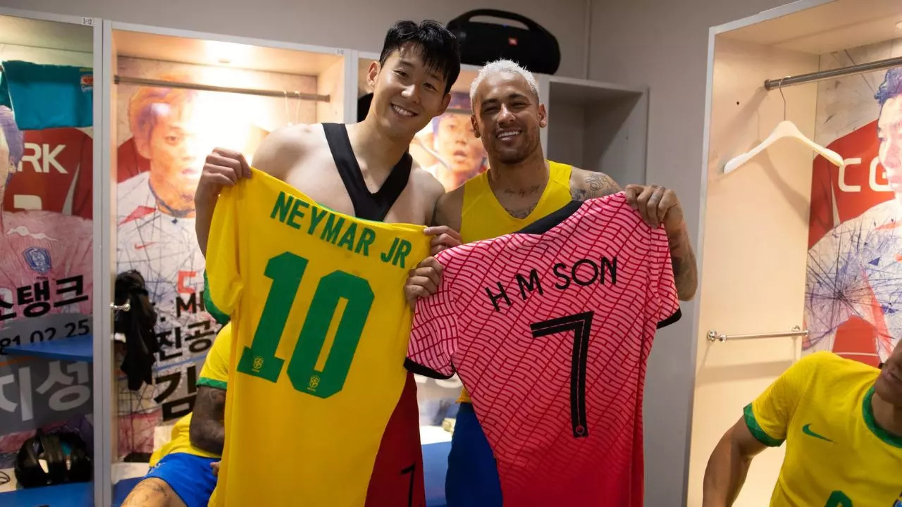 @CBF_Futebol Neymar with Son Brazil vs South Korea