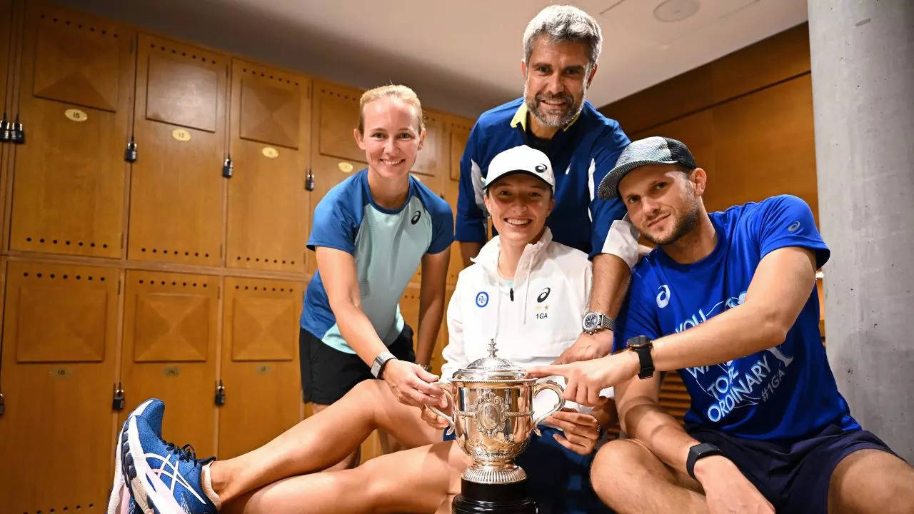 roland garros Iga Swiatek trophy win