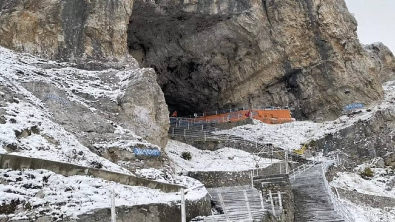 Amarnath Cave Temple in Anantnag