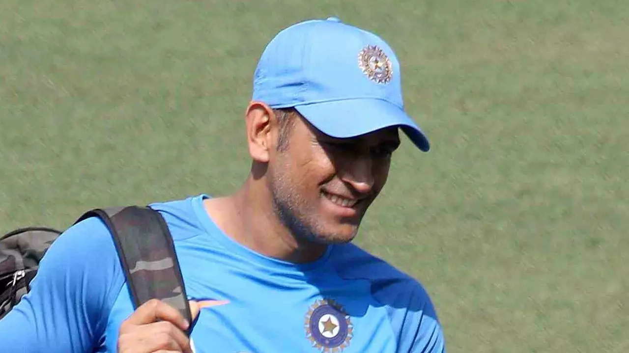 MS Dhoni generic BCCL442