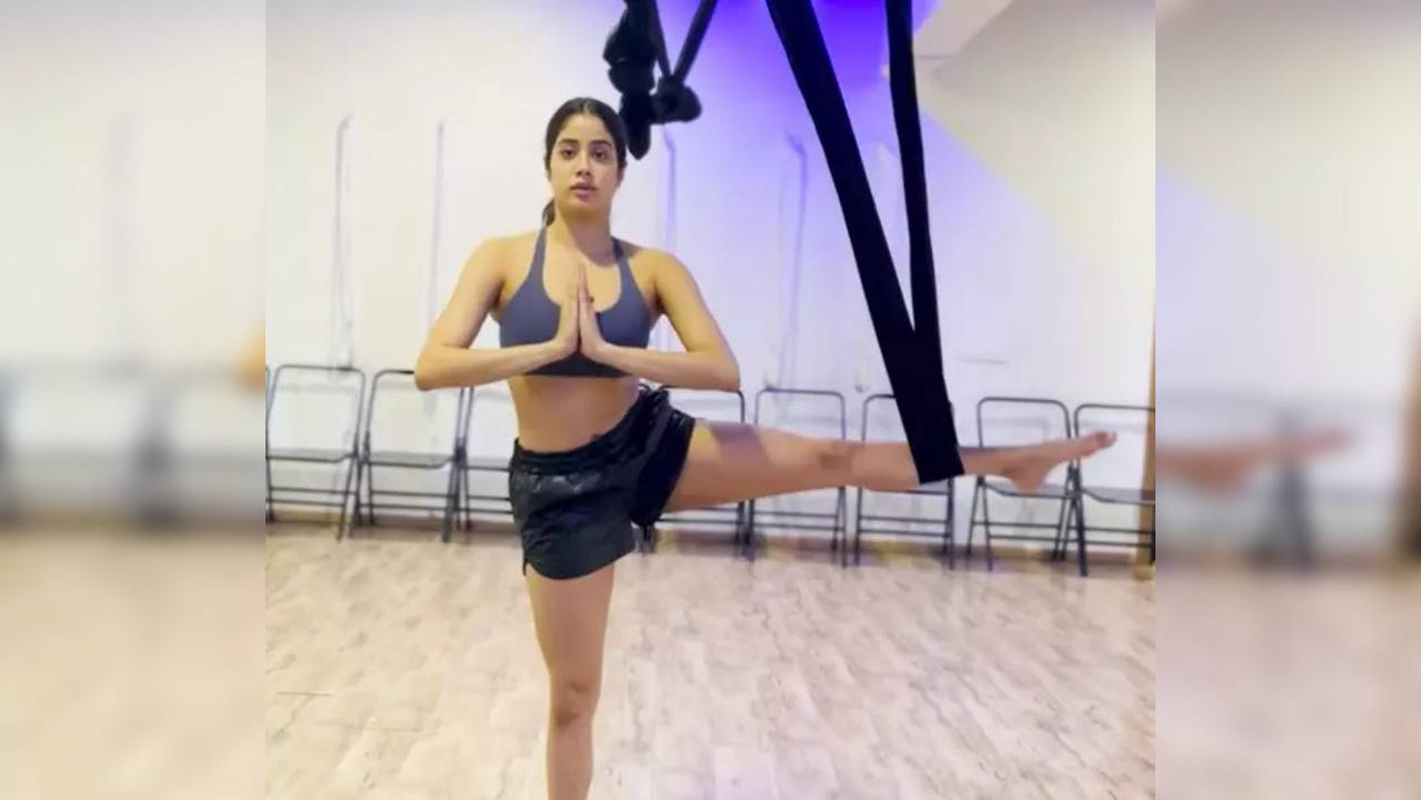 Janhvi Kapoor's coolest gym fits