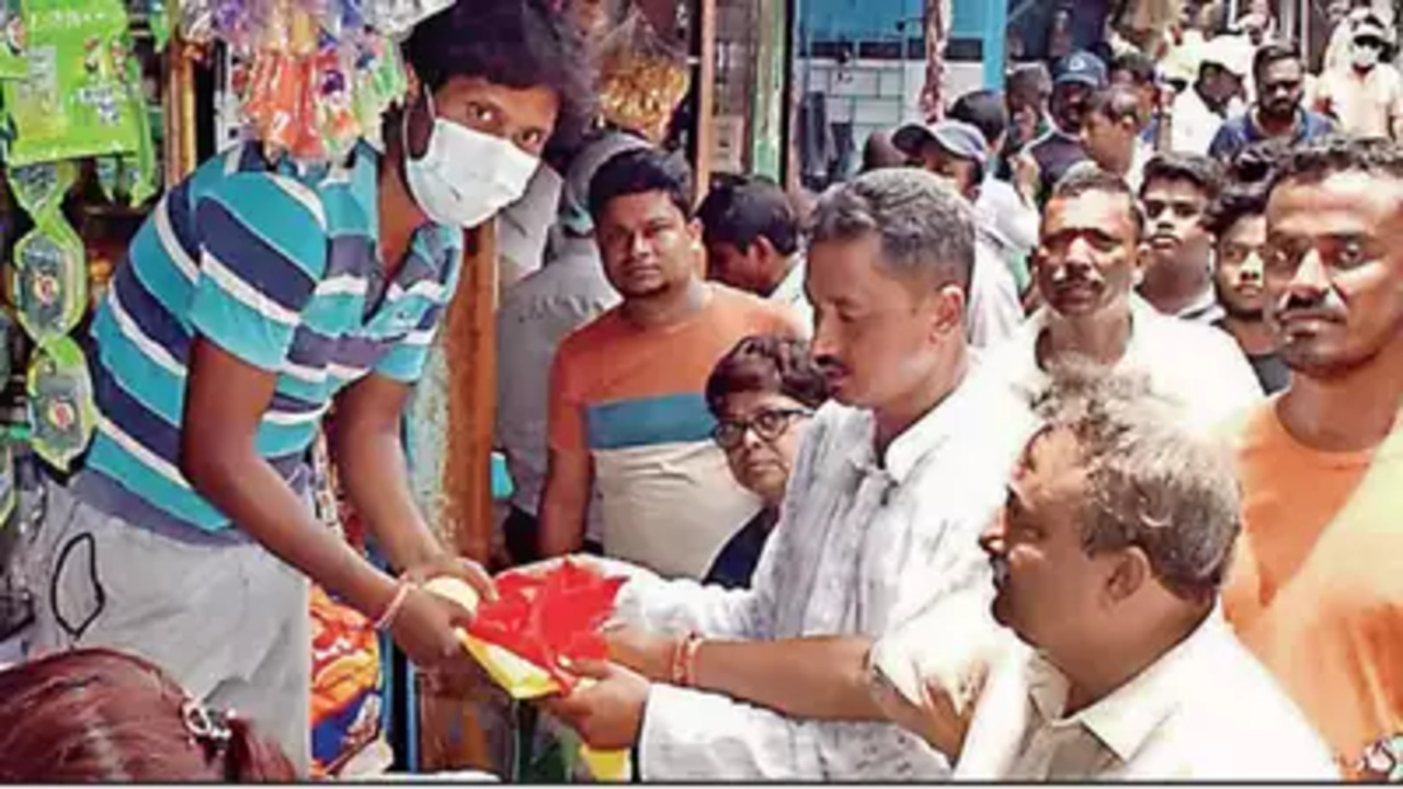 KMC distributes Jute bags TOI.