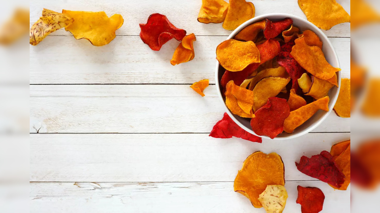 Do you love chips? Make your snack time healthy with THESE vegetable crispies