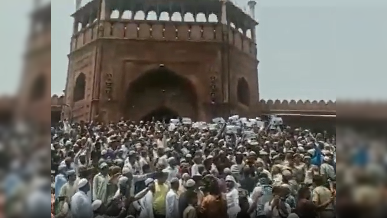 Protestors gather outside Jama Masjid in Delhi