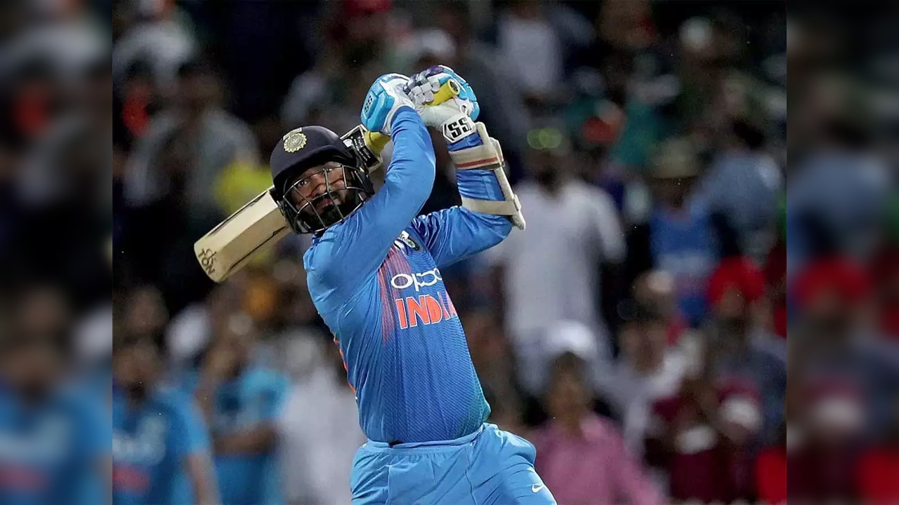 Ricky Ponting has backed Dinesh Karthik for a spot in the Indian team for the T20 World Cup 2022