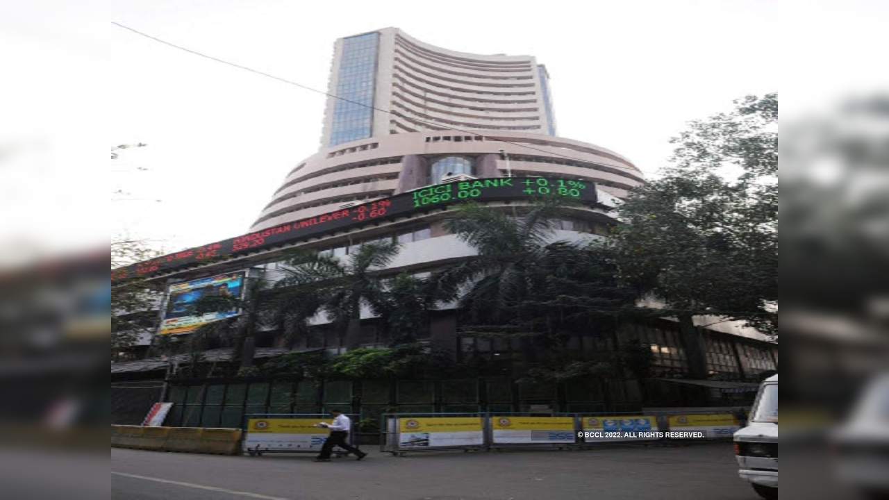 DIIs invest Rs 2 lakh cr in Indian equities in 2022; FIIs pull out Rs 1.75 lakh cr