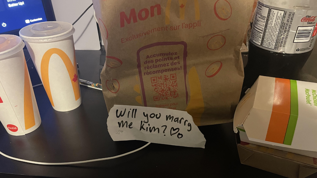 McDonald's proposal goes horribly wrong as food is delivered to wrong house