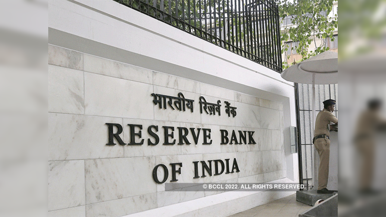 Anand Mahindra, Ravindra Dholakia, Venu Srinivasan, Pankaj Patel join RBI Board