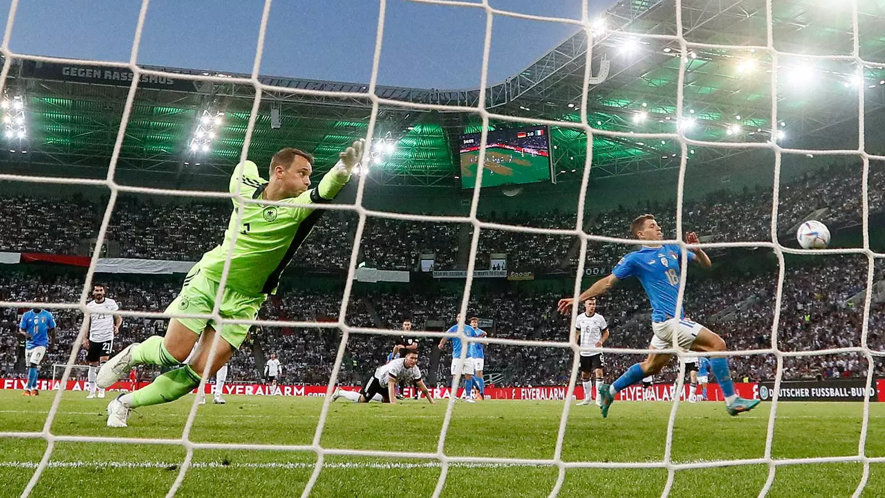 Manuel Neuer made a stunning save to deny Nicolo Barella