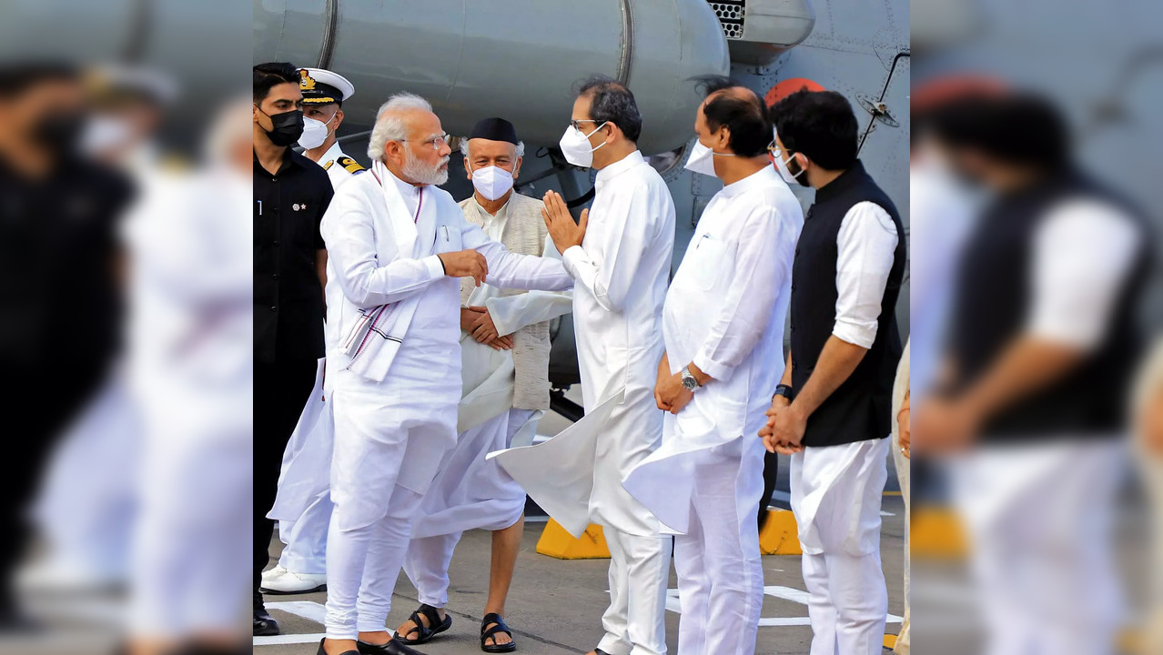 Mumbai, June 14 (ANI): Prime Minister Narendra Modi being received by Maharashtr...