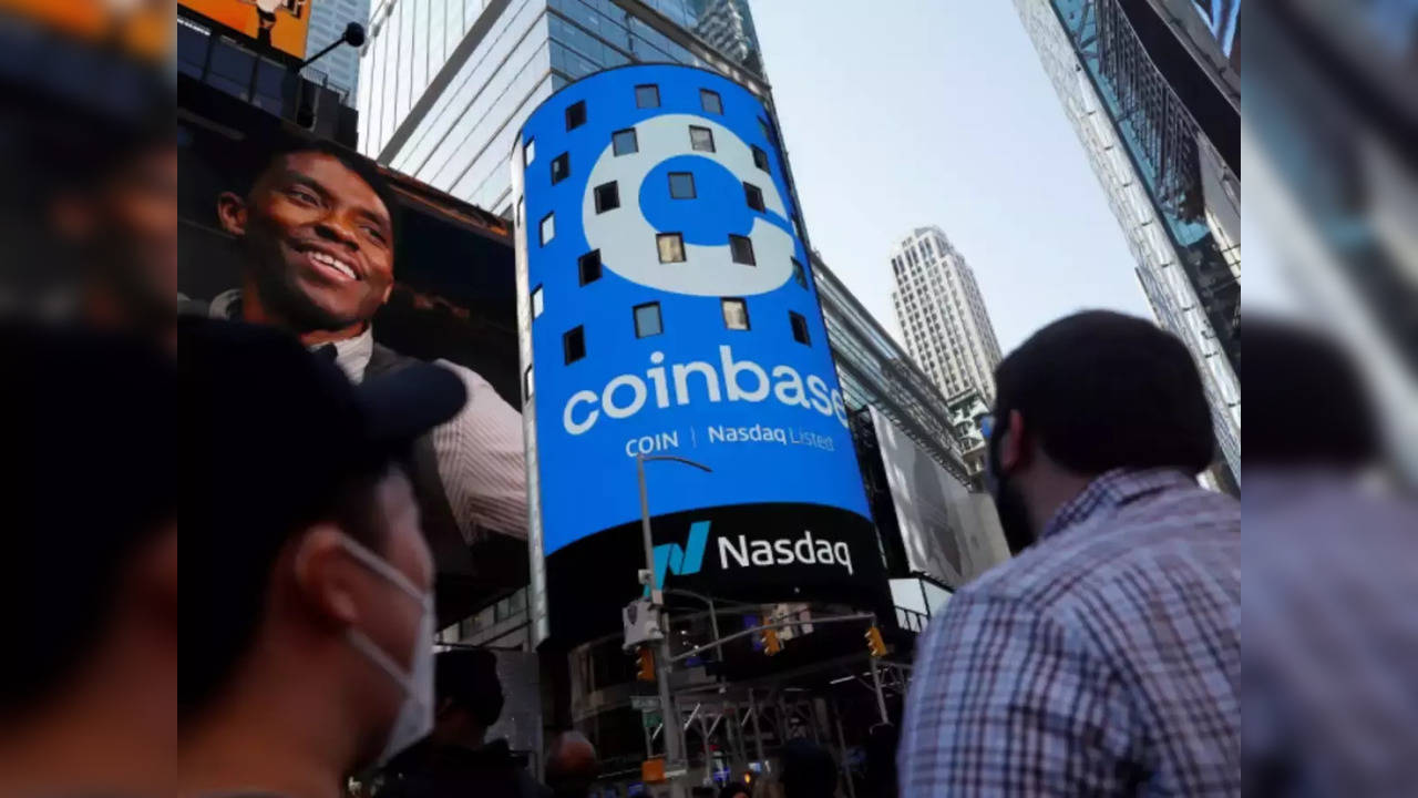 In May, Coinbase announced that it will cut its pace of recruitments.