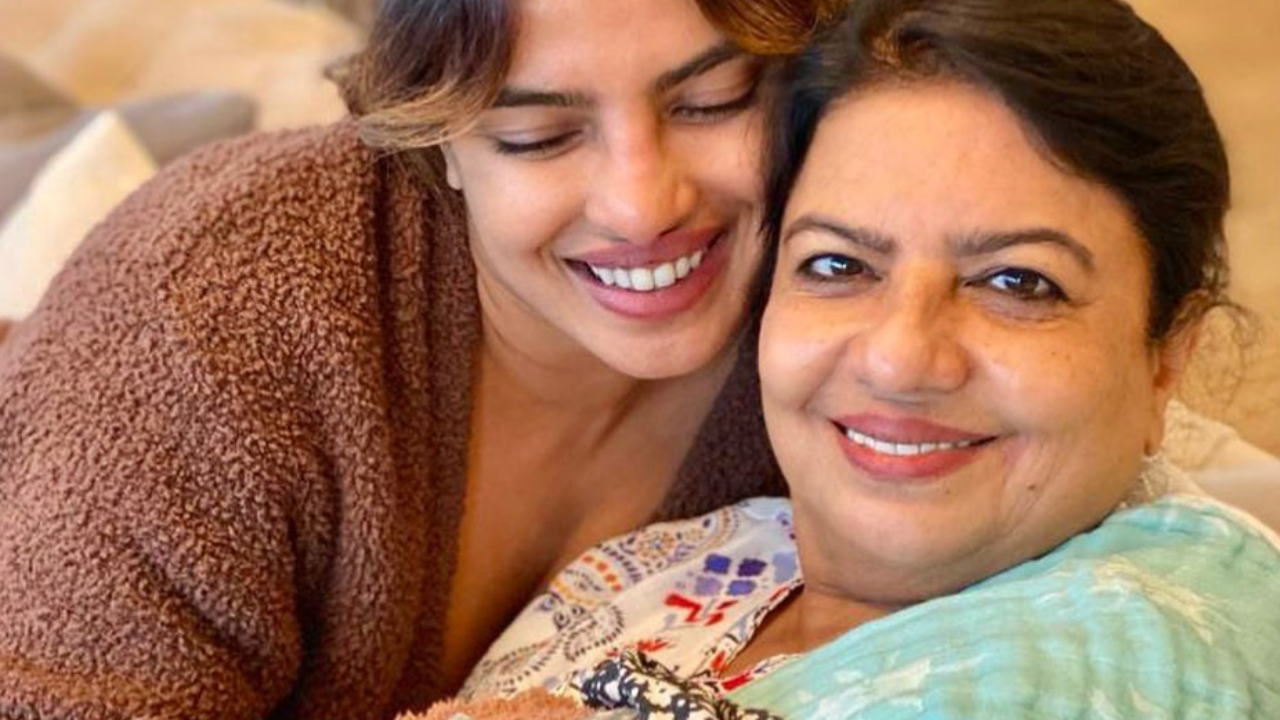 Priyanka with mom Madhu