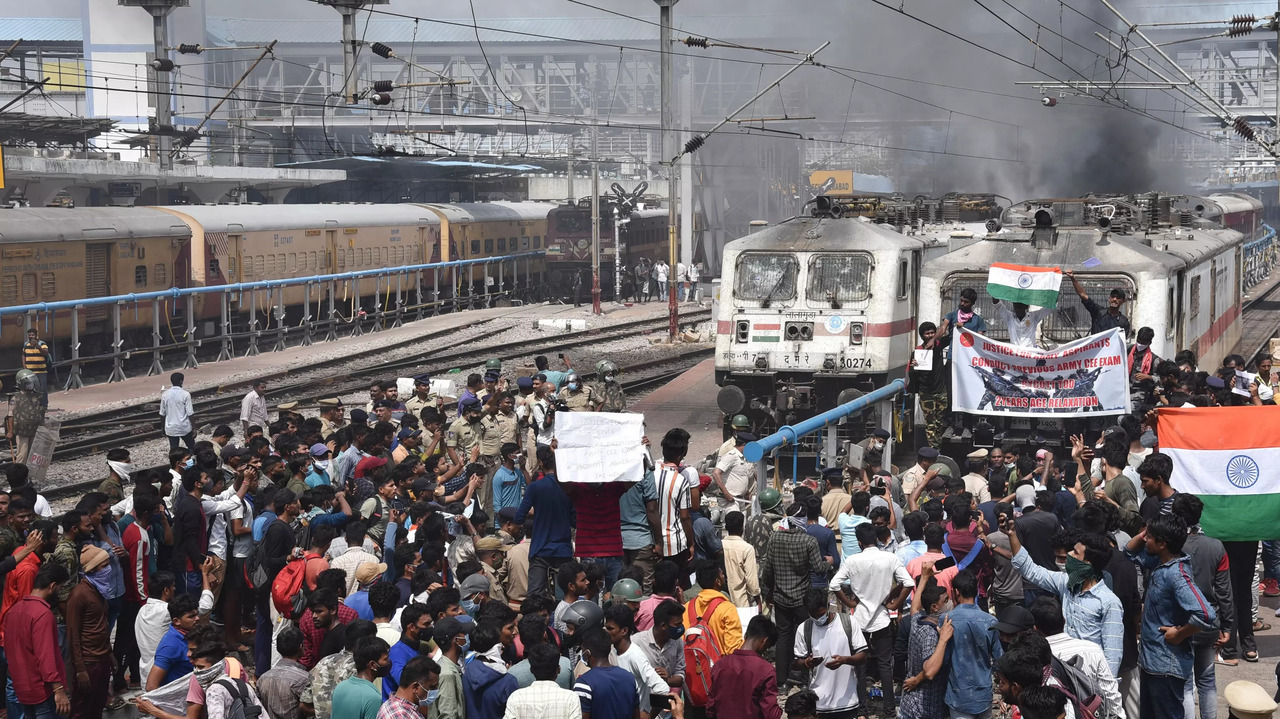 Agnipath Scheme Protests Day 2 1 dead in Telangana internet services suspended in parts of Bihar and Haryana multiple trains cancelled