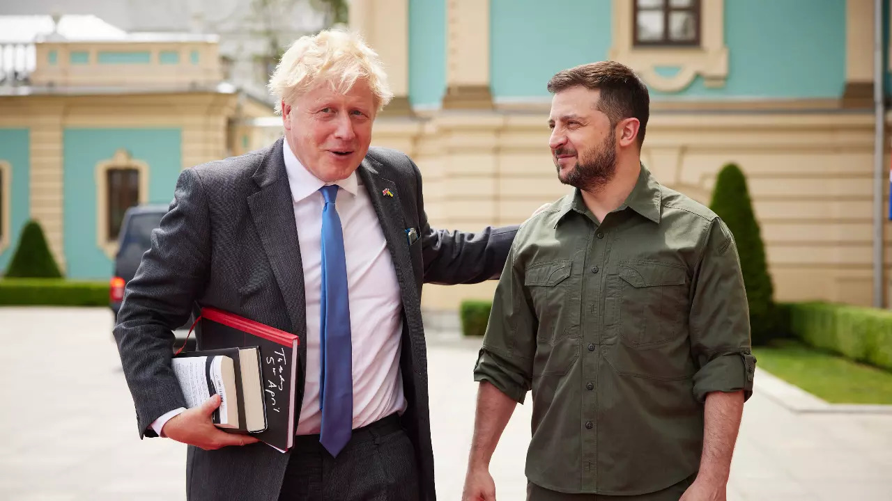 Boris Johnson and Volodymyr Zelensky