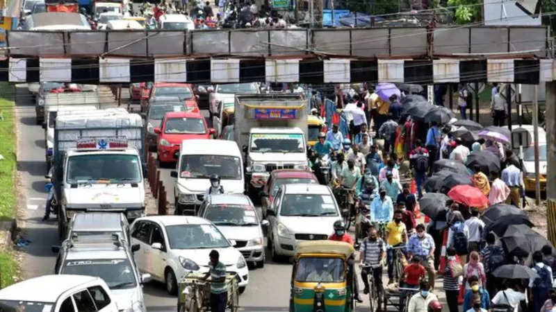 Kolkata traffic cops to not allow parking around schools.
