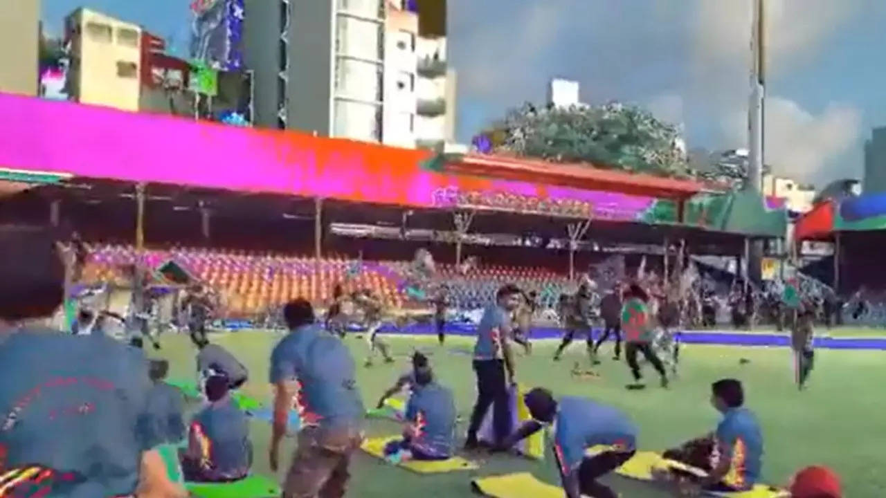 Unruly mob disrupts International Yoga Day event in Maldives