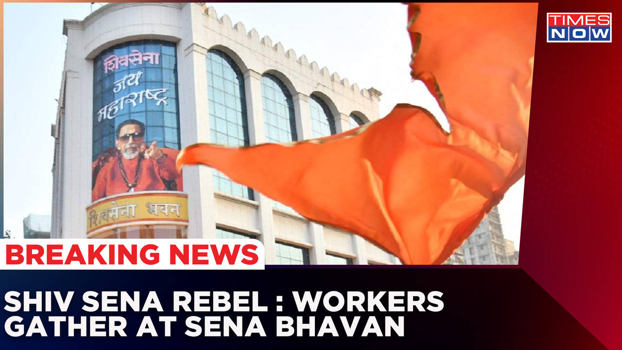 Eknath Shinde Rebel Shiv Sena Hits Streets Against Bjp Show Of Strength At Sena Bhavan 5548