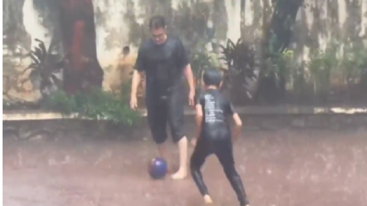 Aamir Khan with son Azad