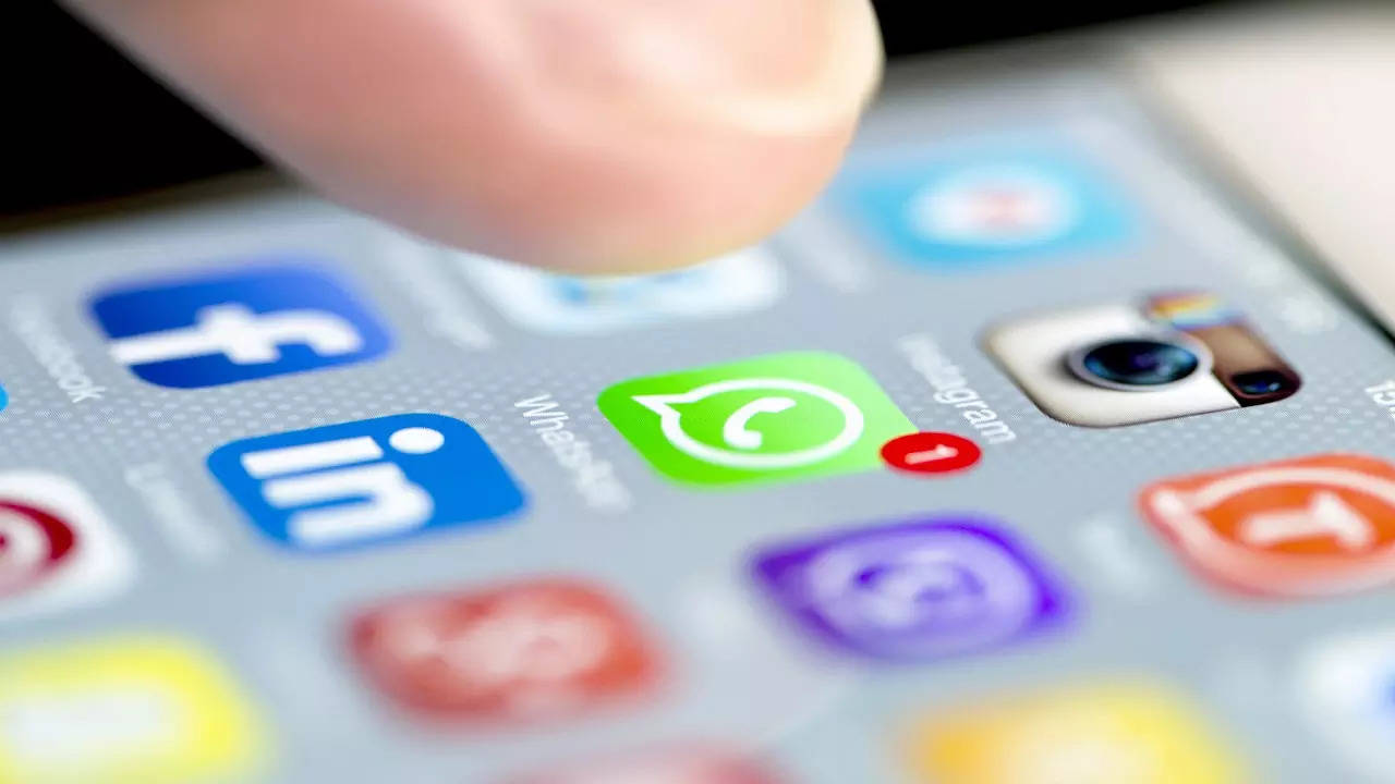 WhatsApp está trabajando en emojis de corazones animados más grandes para una futura actualización