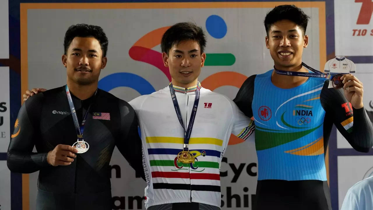 Asian Track Cycling: Ronaldo Singh creates national record on way to men's sprint semifinals on Day 4