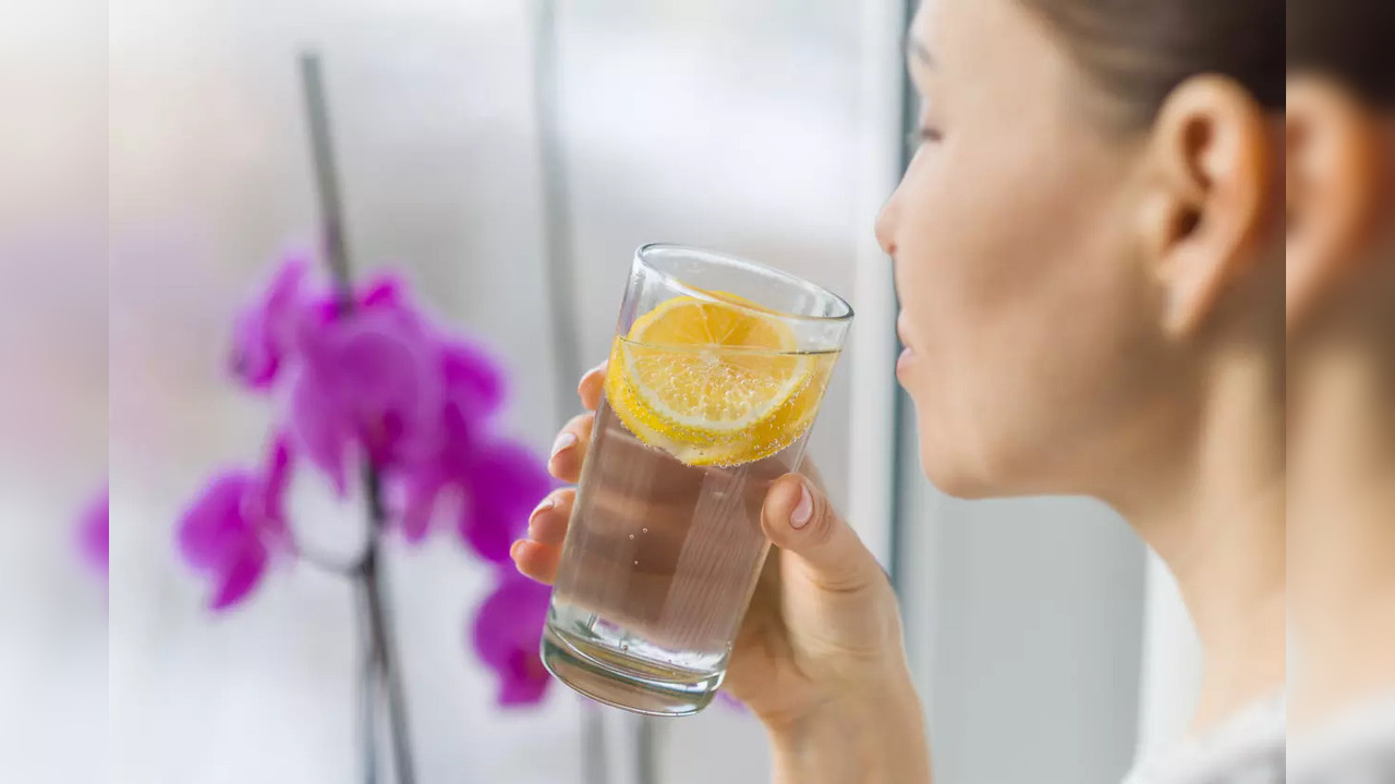 How does drinking warm water before bed help the body? Health News