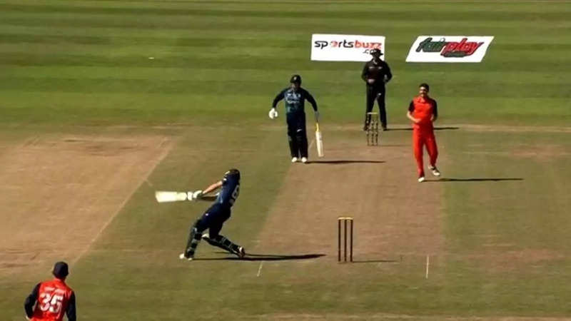 Jos Buttler hit a six despite the ball landing outside the pitch