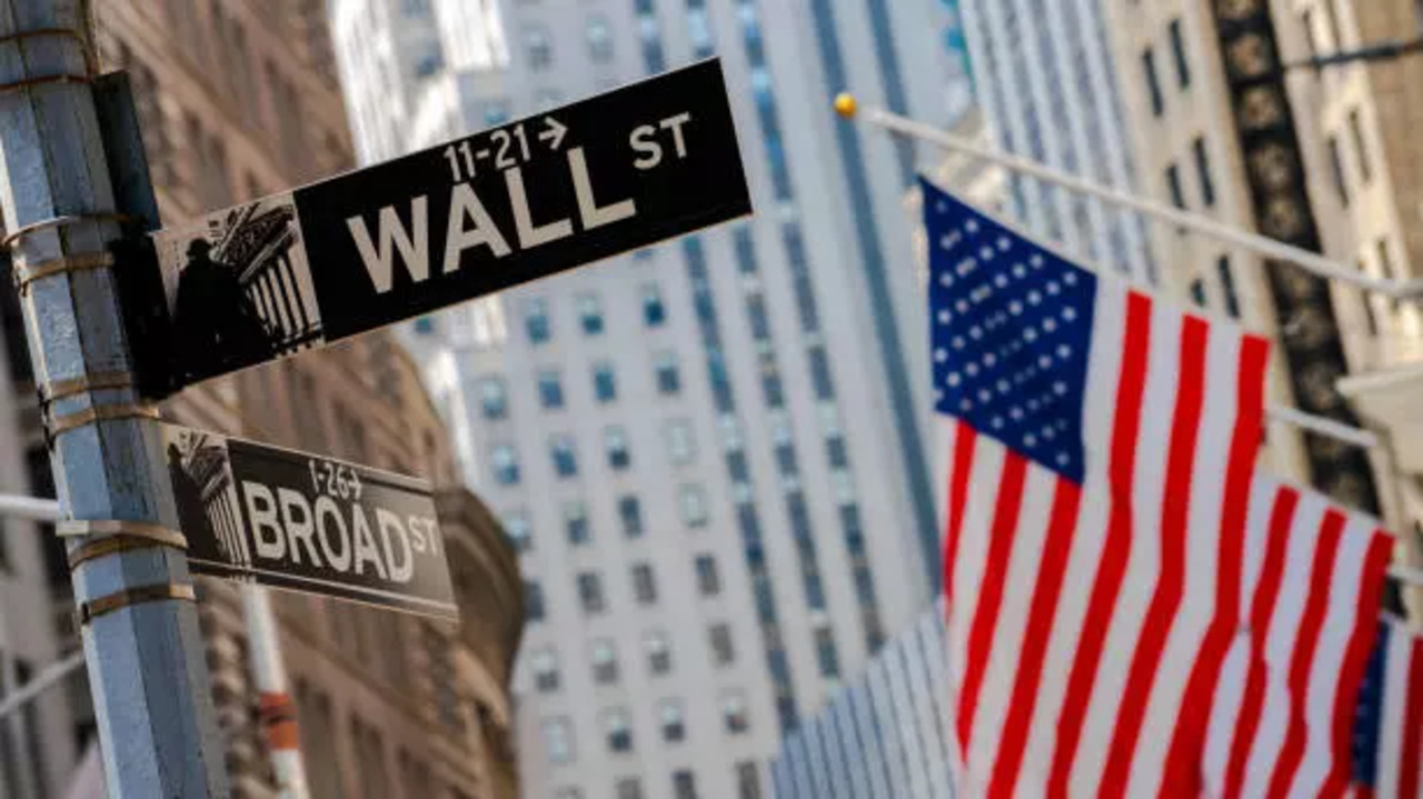 istockphoto-wall street1