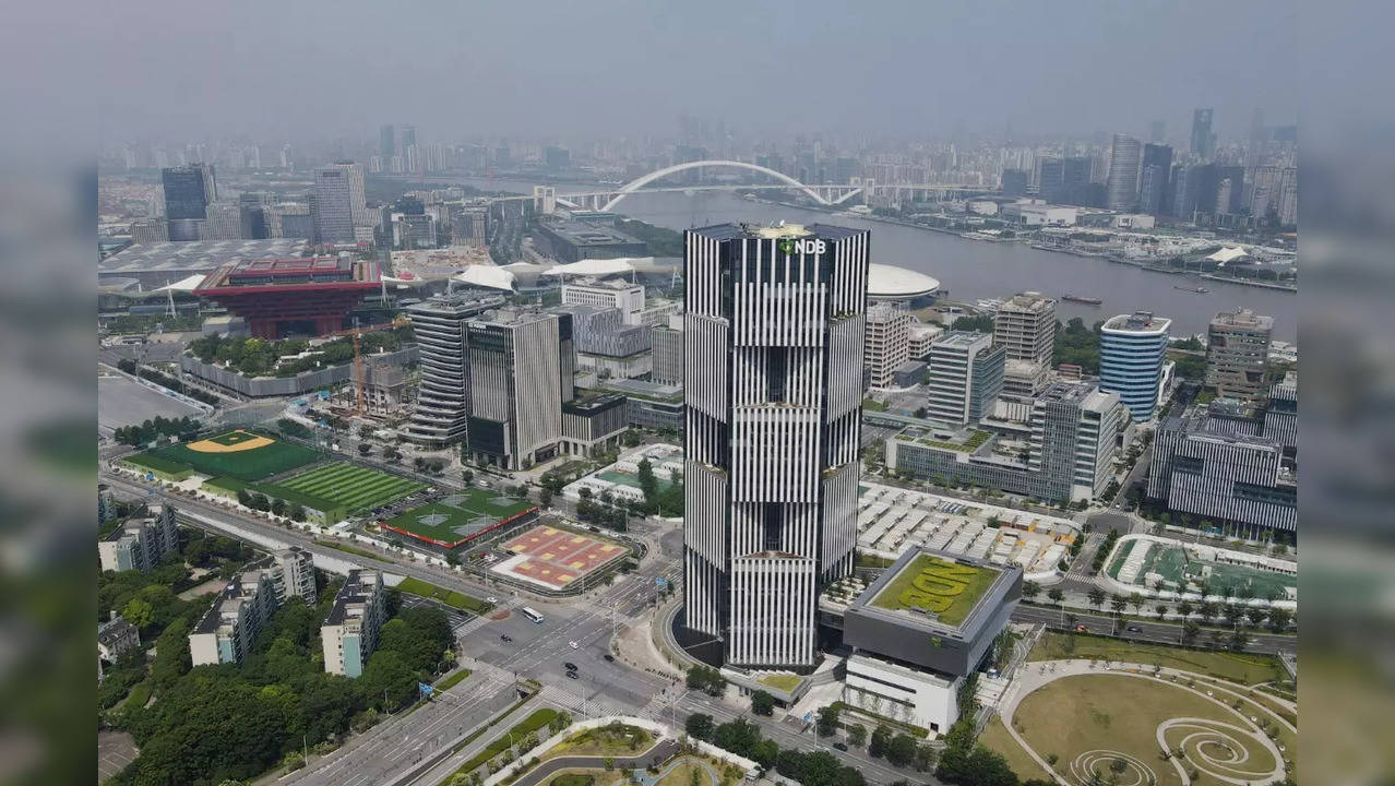 Aerial photo taken on June 17, 2022 shows the headquarters building of the New Development Bank (NDB), also known as the BRICS bank, in east China's Shanghai. (Xinhua/Fang Zhe)