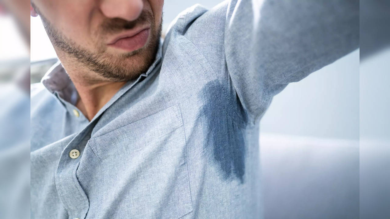 Sweating could speed up the pace at which you lose weight. Evidence suggests that sweating more during exercise means that the workout session was more intense. It also hints at a healthier heart.