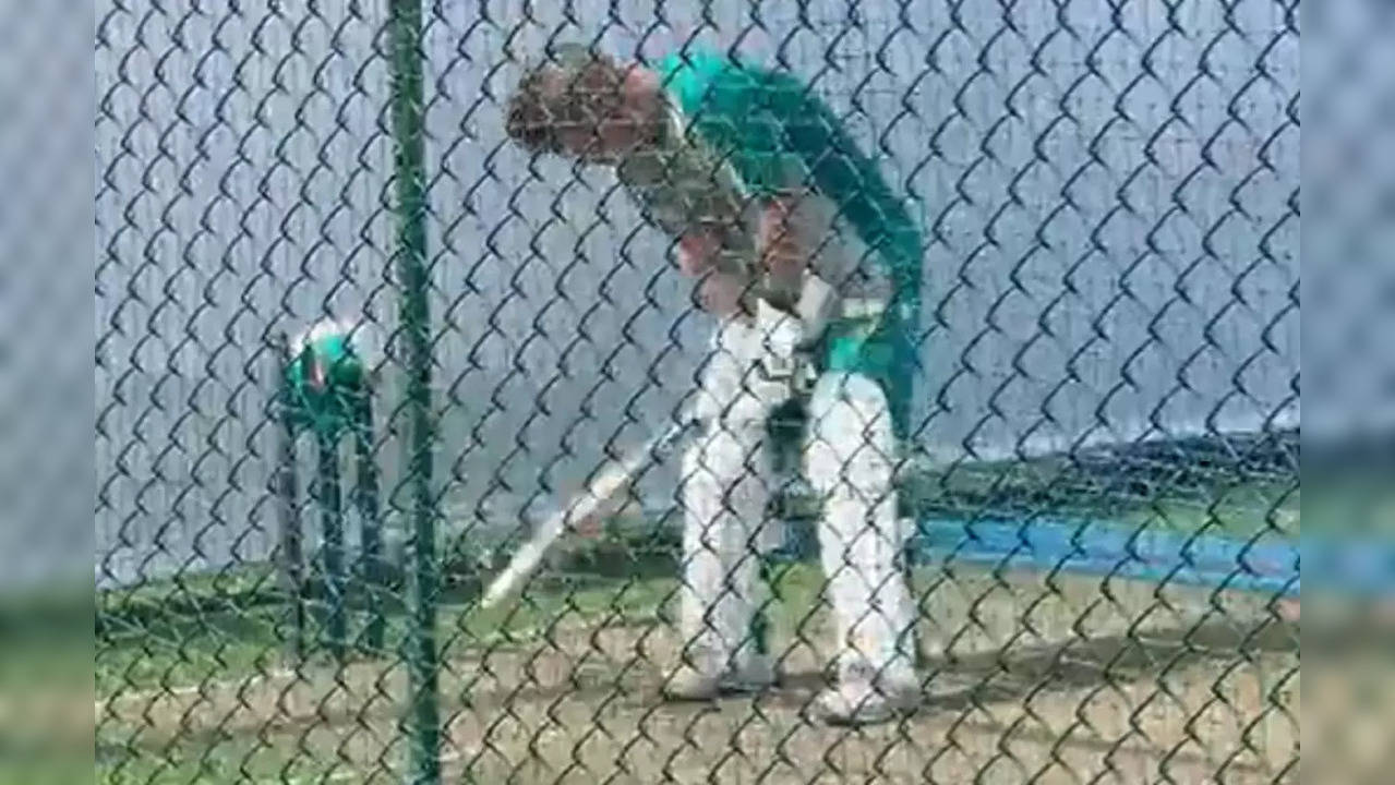 Australian opening batter David Warner turns right-hander in nets as he prepares for Sri Lanka Tests