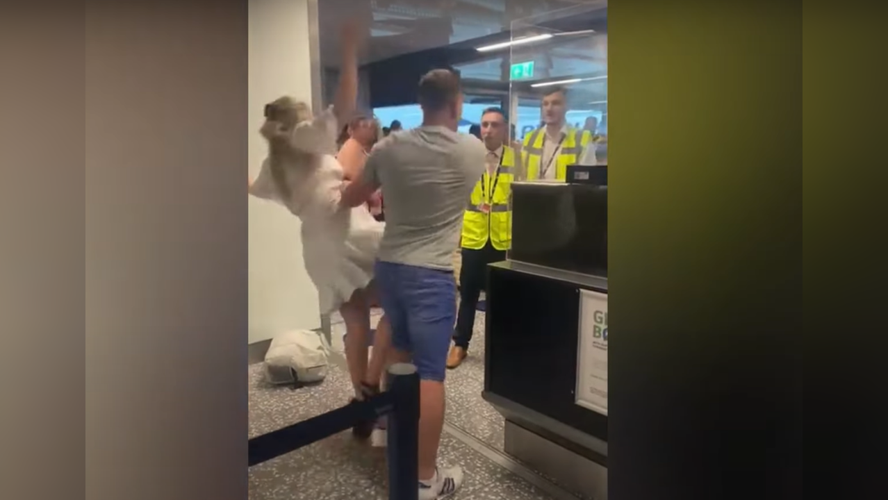 Drunk passenger punches airport staff